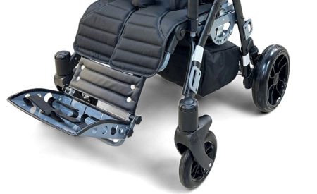 Какие колеса для коляски выбрать: литые или пневматические?